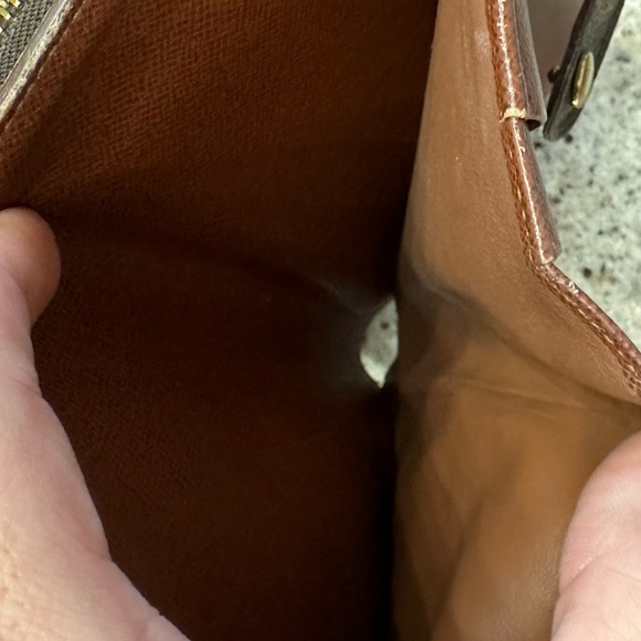 Authentic LV XL compact Vintage Wallet! - Picture 9 of 10